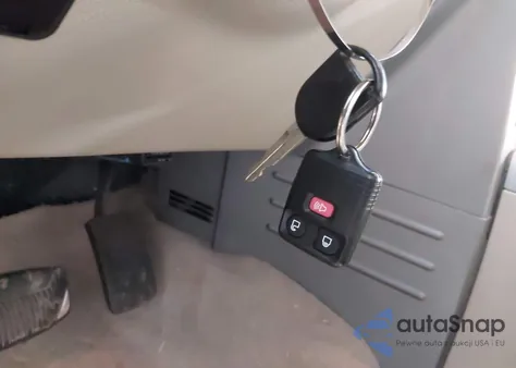 2005 Ford F-150 Lariat/Xl/Xlt z USA, uszkodzony, nr VIN 1FTPX12555NB55971